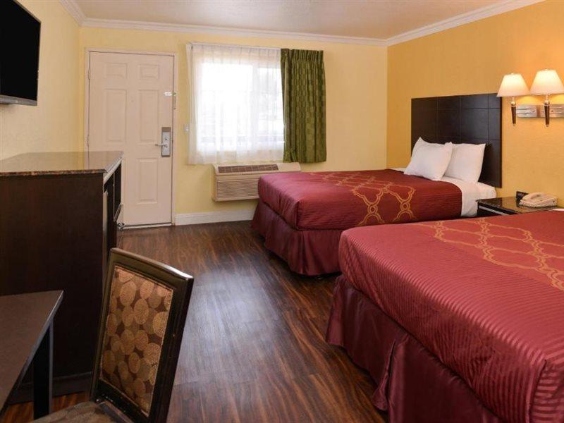 Americas Best Value Inn-Rialto Esterno foto