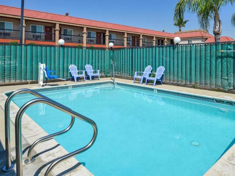 Americas Best Value Inn-Rialto Esterno foto
