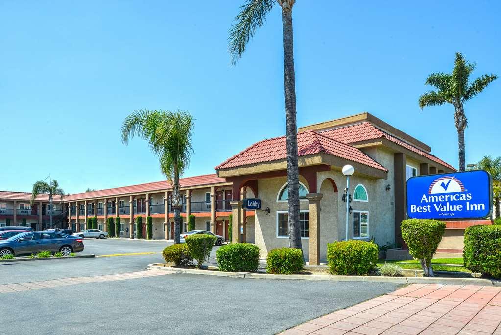 Americas Best Value Inn-Rialto Esterno foto