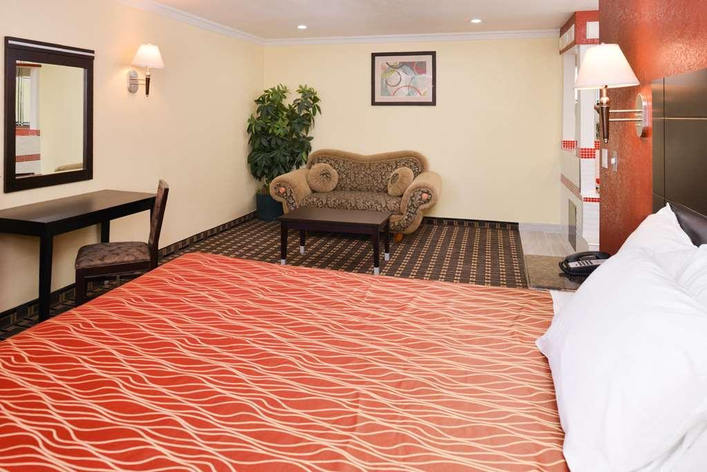 Americas Best Value Inn-Rialto Camera foto