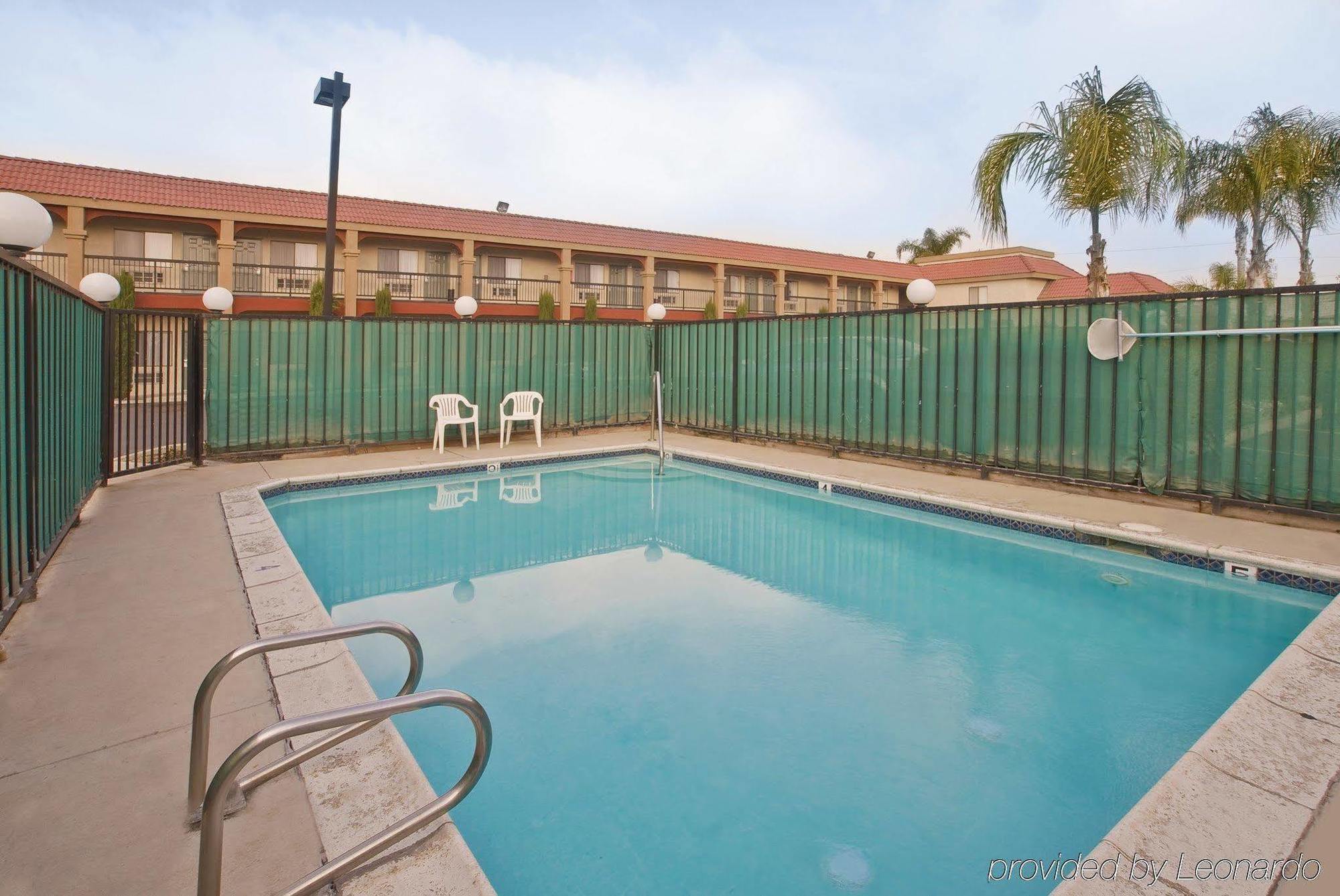 Americas Best Value Inn-Rialto Servizi foto